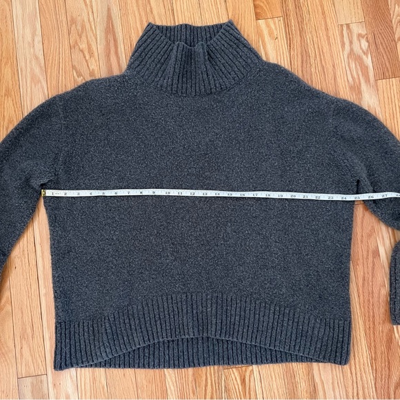 Oversized Turtleneck Sweater - Picture 9 of 10